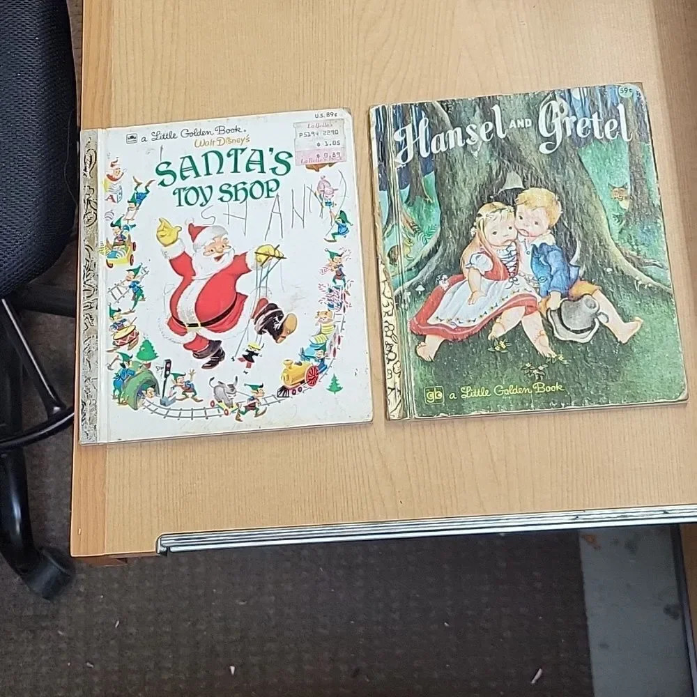 10 A Little Golden Book hard cover books (Set 2)‎